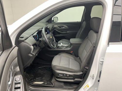 Summit White 2023 Chevrolet Traverse LT Cloth