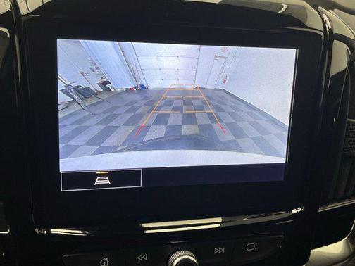 Summit White 2023 Chevrolet Traverse LT Cloth