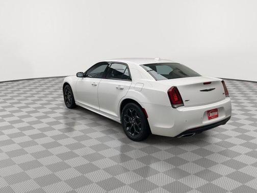 2022 Chrysler 300 Touring