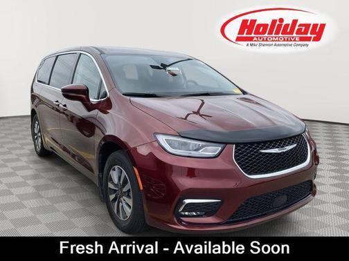 2022 Chrysler Pacifica Hybrid Touring L