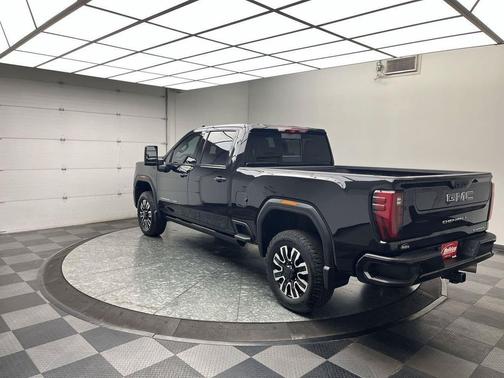 Onyx Black 2024 GMC Sierra 2500 Denali Ultimate
