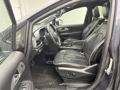 Maximum Steel Metallic Clearcoat 2021 Chrysler Pacifica Limited