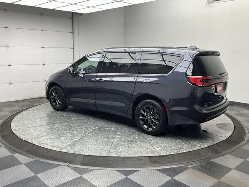 Maximum Steel Metallic Clearcoat 2021 Chrysler Pacifica Limited
