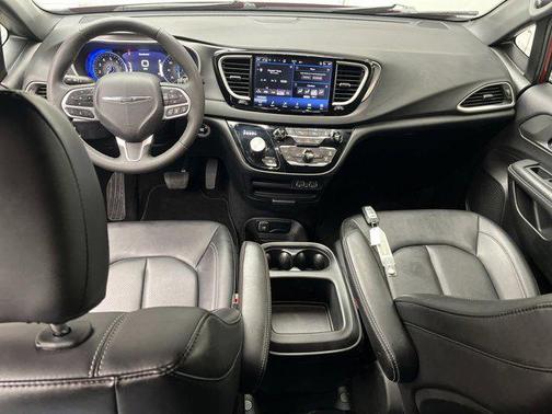 2025 Chrysler Pacifica L