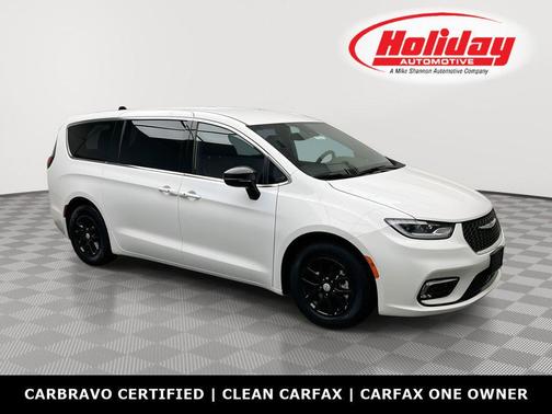 Bright White Clearcoat 2025 Chrysler Pacifica L