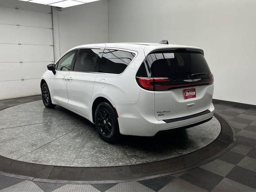 Bright White Clearcoat 2025 Chrysler Pacifica L