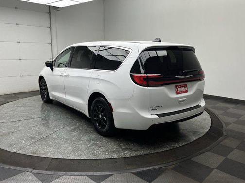 2025 Chrysler Pacifica L