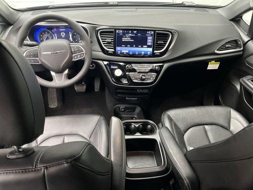 Ceramic Gray Clearcoat 2025 Chrysler Pacifica L