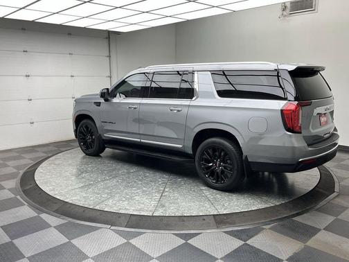 Sterling Metallic 2024 GMC Yukon XL Denali