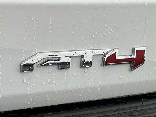 2024 GMC Yukon 4WD AT4