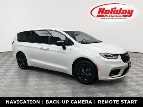 2024 Chrysler Pacifica Hybrid S Appearance Pkg