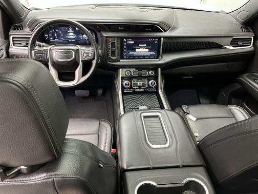 White Frost Tricoat 2023 GMC Yukon XL Denali