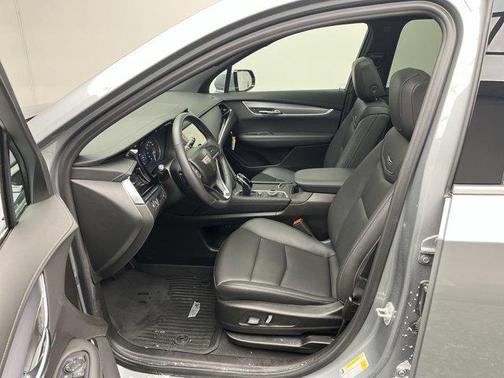 2025 Cadillac XT6 Luxury AWD