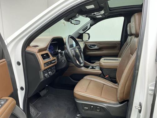 Iridescent Pearl Tricoat 2023 Chevrolet Tahoe 4WD High Country