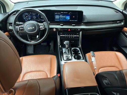 2024 Kia Carnival SX