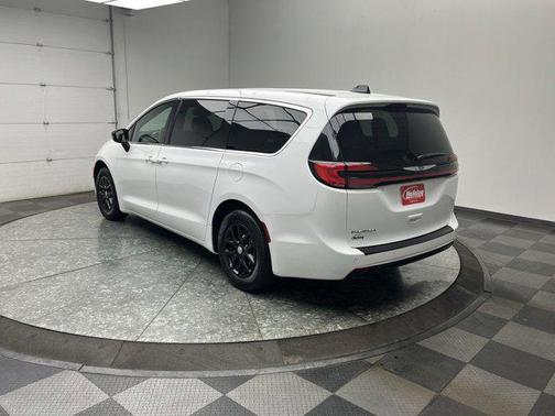 2025 Chrysler Pacifica L