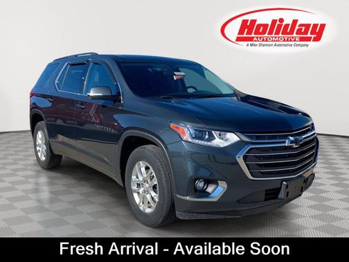 Graphite Metallic 2020 Chevrolet Traverse LT Cloth