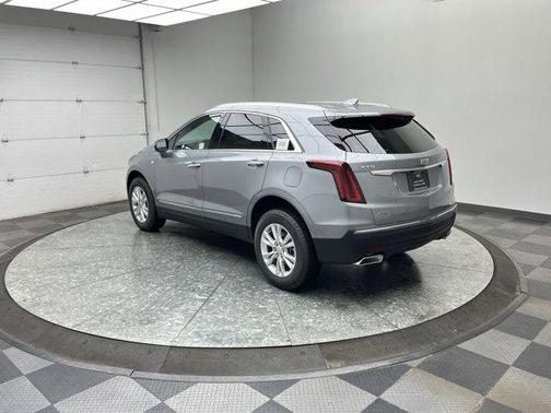 Argent Silver Metallic 2026 Cadillac XT5 Luxury
