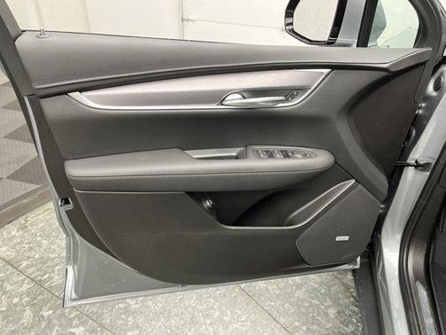 Argent Silver Metallic 2026 Cadillac XT5 Luxury