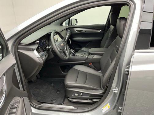Argent Silver Metallic 2026 Cadillac XT5 Luxury
