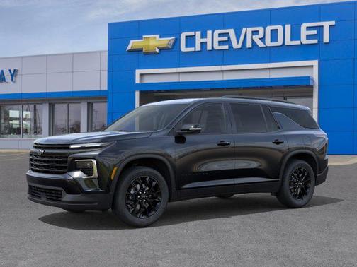 Mosaic Black Metallic 2026 Chevrolet Traverse LT