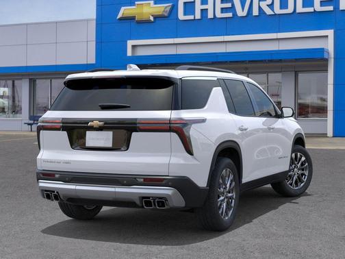 Summit White 2026 Chevrolet Traverse LT