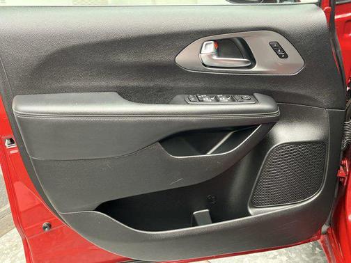 2025 Chrysler Pacifica L