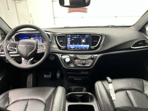 2025 Chrysler Pacifica L