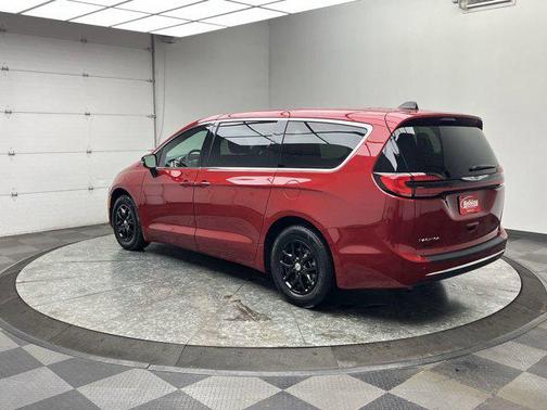 2025 Chrysler Pacifica L