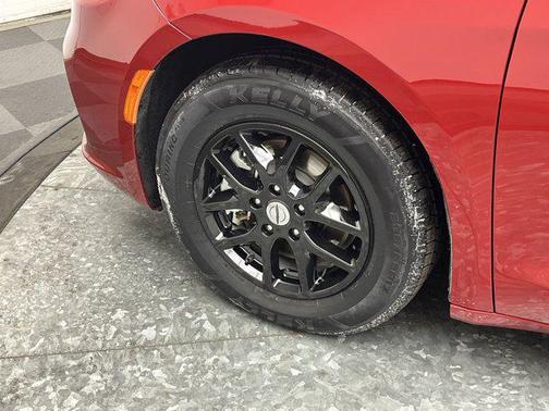 2025 Chrysler Pacifica L