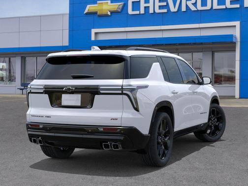 Polar White Tricoat 2026 Chevrolet Traverse RS