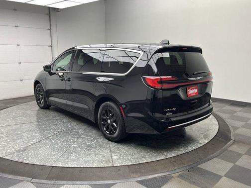 2025 Chrysler Pacifica L