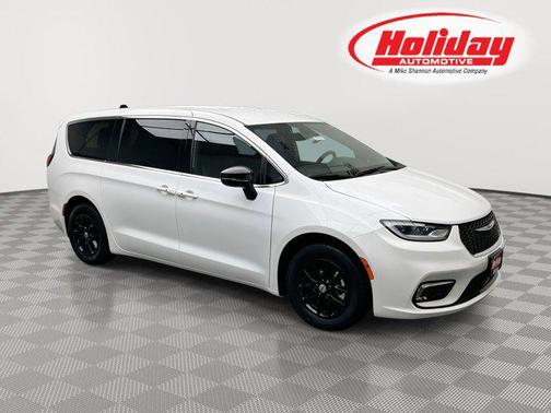 2025 Chrysler Pacifica L