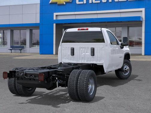 2025 Chevrolet Silverado 3500 WT