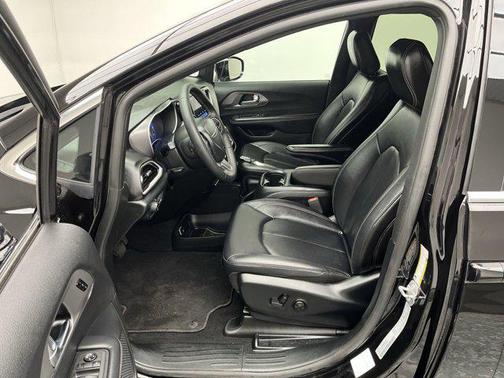 2025 Chrysler Pacifica L