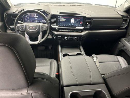 2025 GMC Sierra 2500 SLT