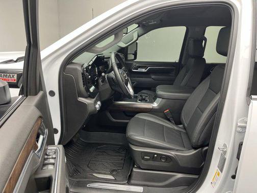 2025 GMC Sierra 2500 SLT