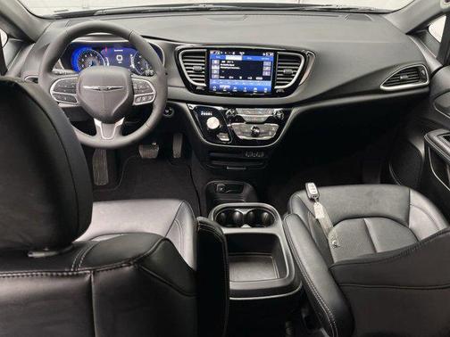 2025 Chrysler Pacifica L