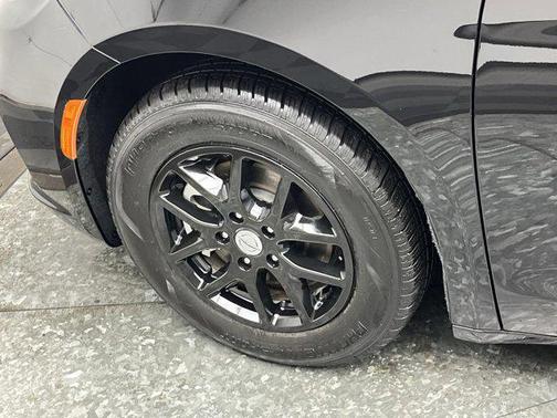 2025 Chrysler Pacifica L