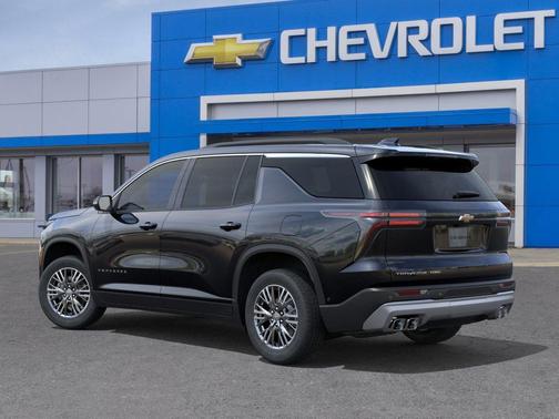 Mosaic Black Metallic 2026 Chevrolet Traverse LT