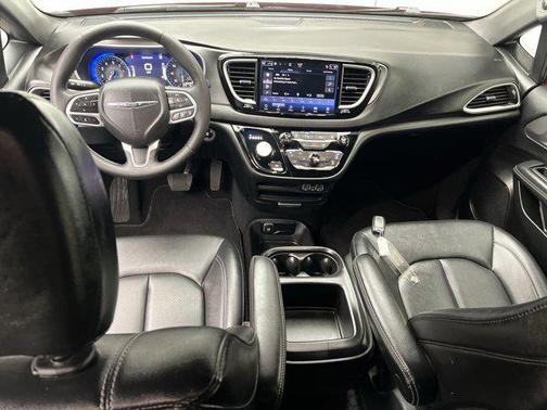 2025 Chrysler Pacifica L