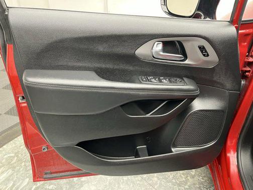 2025 Chrysler Pacifica L