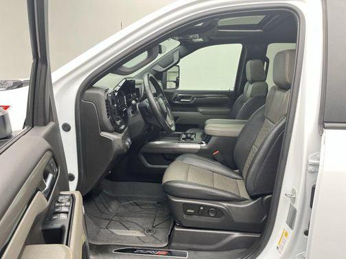 Summit White 2024 Chevrolet Silverado 2500 4WD Crew Cab Standard Bed ZR2