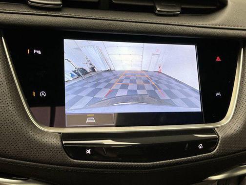 2025 Cadillac XT6 Luxury AWD