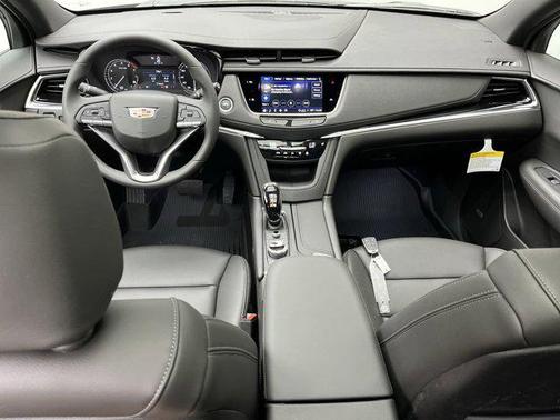2025 Cadillac XT6 Luxury AWD