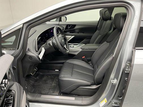2025 Cadillac OPTIQ Luxury 2 AWD