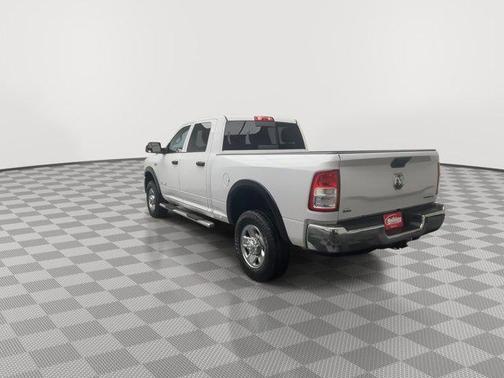 2020 RAM 2500 Tradesman Crew Cab 4X4 6'4' Box