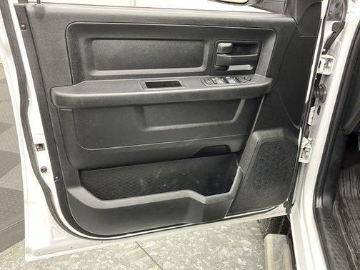 2020 RAM 2500 Tradesman Crew Cab 4X4 6'4' Box