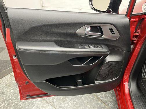 2025 Chrysler Pacifica L