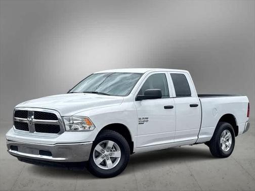 2024 RAM 1500 Classic SLT Quad Cab 4x2 64' Box